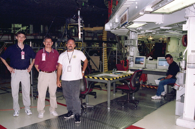 Technicians by the Orbiter